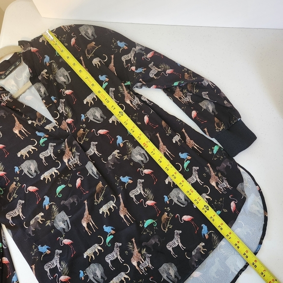 ZARA Black Jungle Animals Print Top Blouse Shirt Tunic V-Neck Size Small - Picture 9 of 10